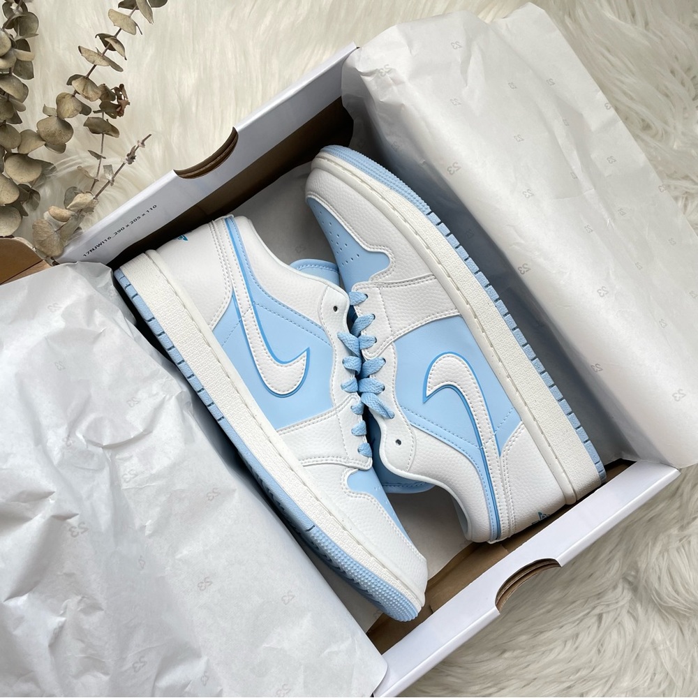 Air Jordan 1 Low SE Reverse Ice Blue Sail DV1299-104 Women’s Size 9 NIB - Picture 5 of 16